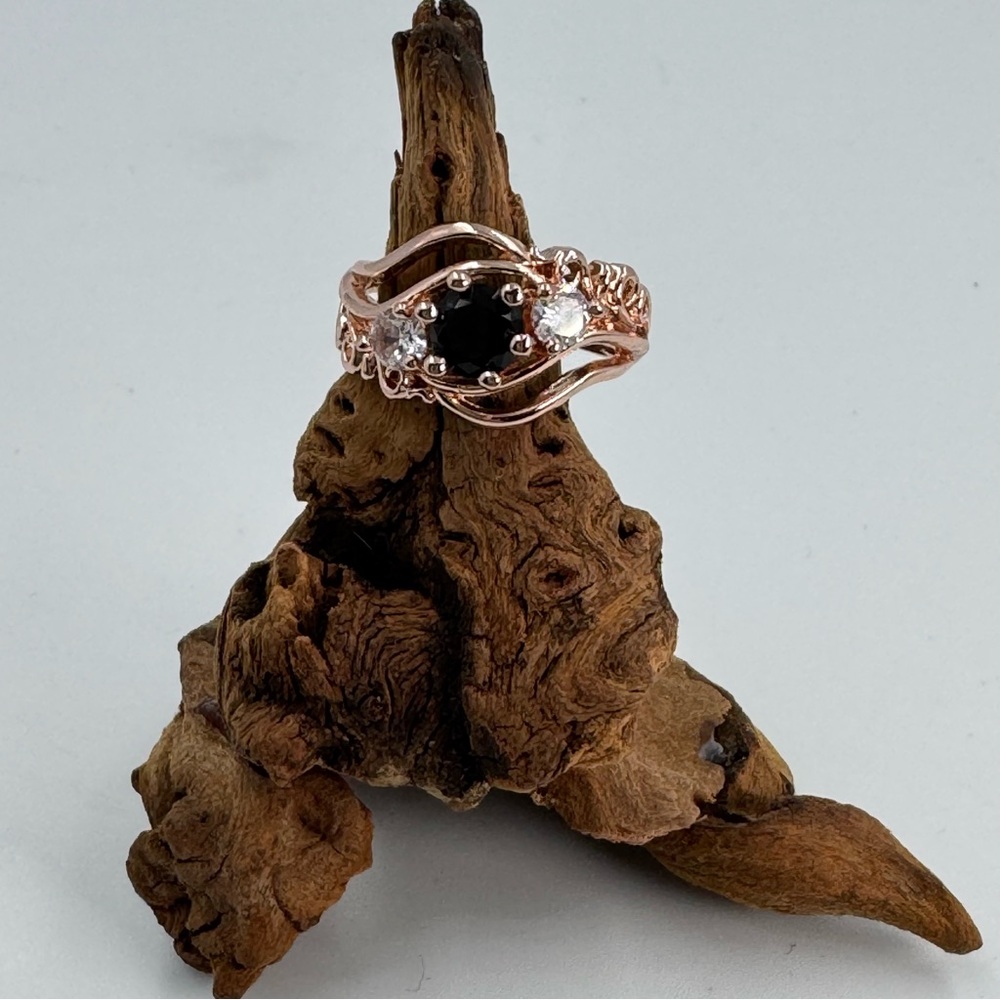 Rose Gold Swirl Design Ring with Black Center Stone & Clear Stones Size 7.5